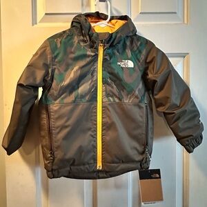 The North Face Insulated Snowquest Puffer Jacket Camo Hooded- Toddler 3T